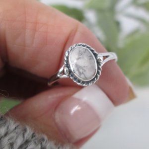 White Buffalo Turquoise ring>925 Sterling White Buffalo Ring,Dainty Turquoise